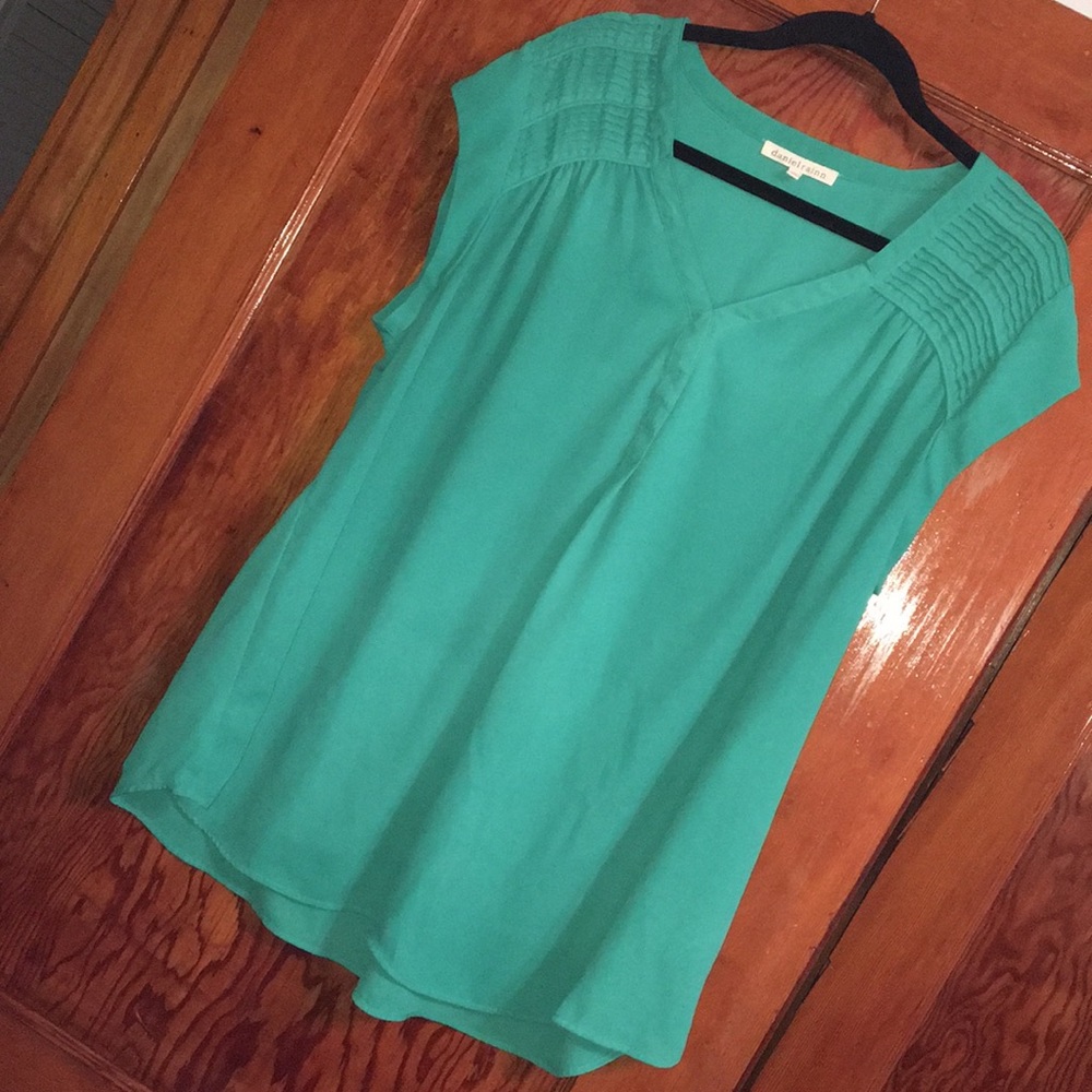 Daniel Rainn 2x teal blouse